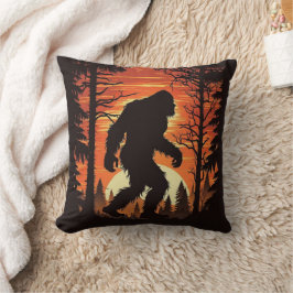 Bigfoot Sasquatch Forest Sunset Kissen