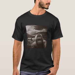 Bigfoot Sasquatch Funny Selfie mit Loch Ness Mons T-Shirt