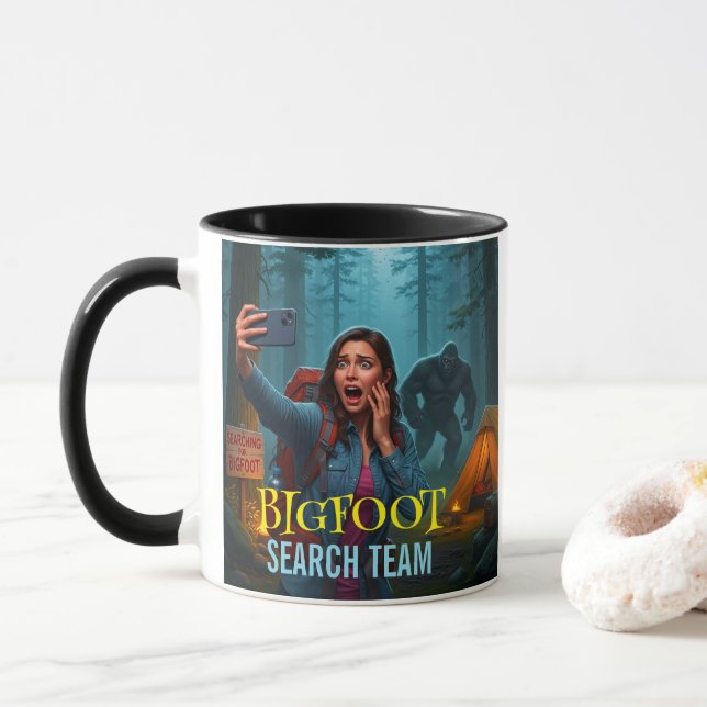 Bigfoot Sasquatch In The Woods Coffee Mug Tasse (Mit Donut)