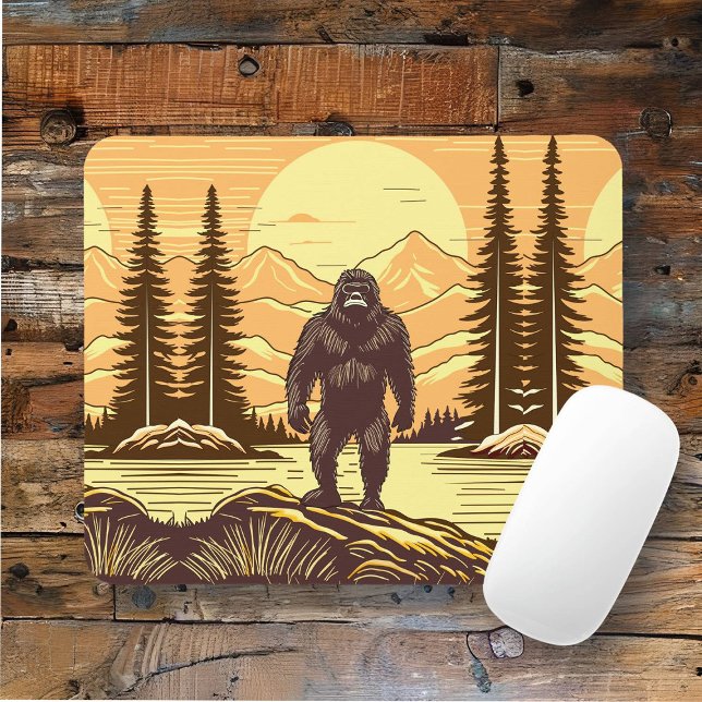 Bigfoot Sasquatch Retro Art Mousepad (Von Creator hochgeladen)