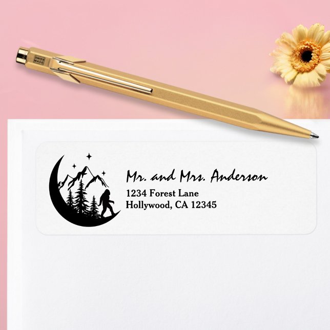 BigFoot Sasquatch Squatchy Forest Mountains Moon (Von Creator hochgeladen)