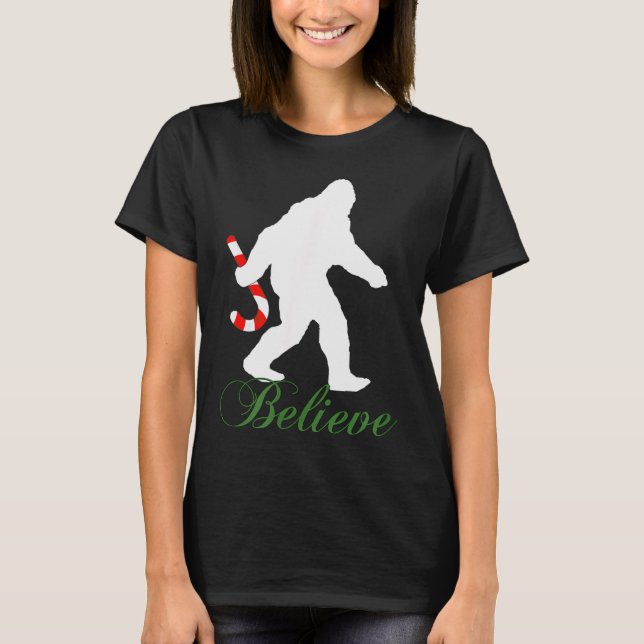 Bigfoot Sasquatch Yeti Believe Candy Cane Christma T-Shirt (Vorderseite)