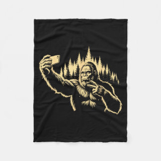 Bigfoot Selfie Lustig Sasquatch Friedenszeichen Kr Fleecedecke