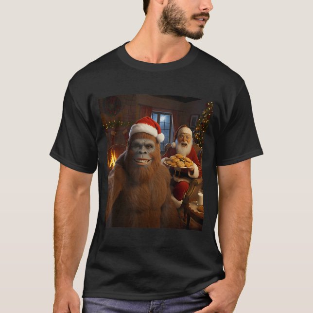 Bigfoot Selfie With Santa Claus Funny Christmas Me T-Shirt (Vorderseite)