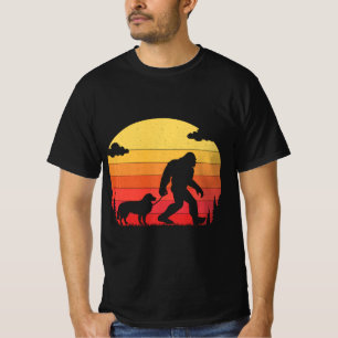 Bigfoot Silhouette Wandern Border Collie Dog T-Shirt