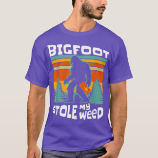 Bigfoot Stole My Weed Funny Retro Stoner Sasquatch T-Shirt