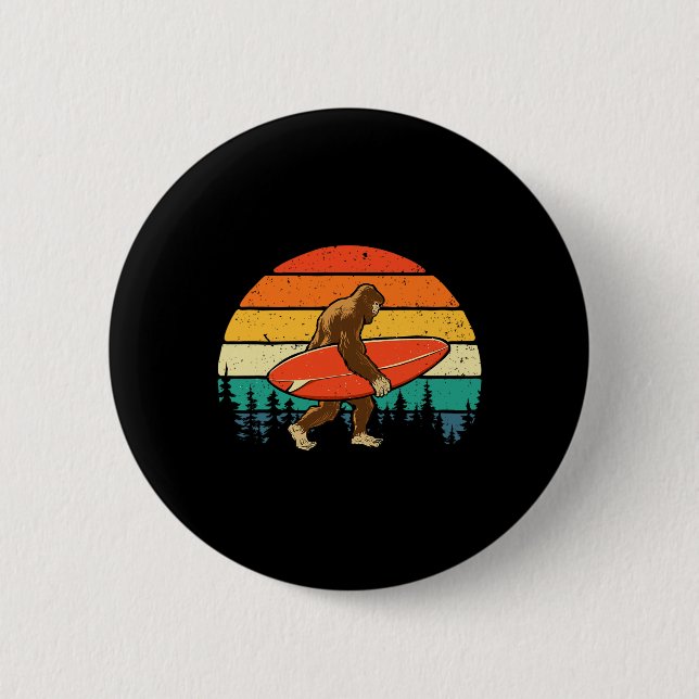 Bigfoot Surfer - Retro-Surfbrett-Surfen am Strand  Button (Vorderseite)