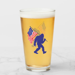 Bigfoot trägt die amerikanische Flagge Glas