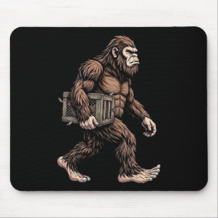 Bigfoot trägt Hühnerkiste Sasquatch Farm Humor Mousepad