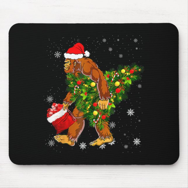 Bigfoot trägt Weihnachtsbaum Sasquatch-Gläubiger Mousepad (Vorne)