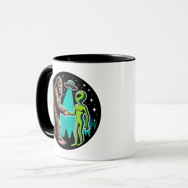 Bigfoot trifft Alien Tasse (Vorderseite Links)