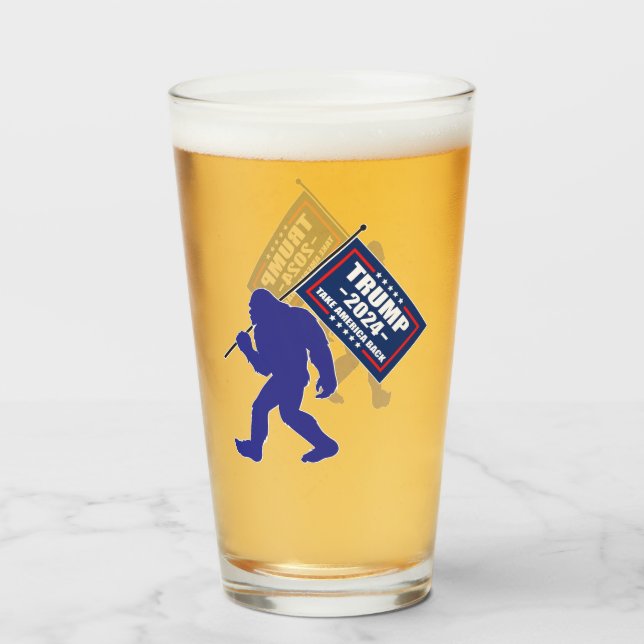 Bigfoot Trump 2024 Glas (Vorne (Gefüllt))