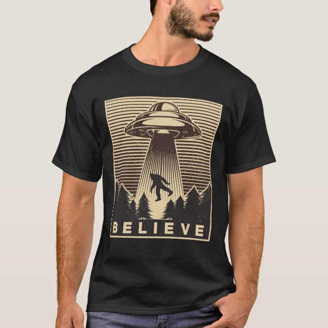 Bigfoot Ufo Retro Vintag T-Shirt (Vorderseite)