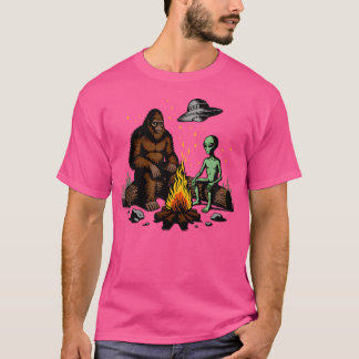 Bigfoot und Alien Campfire Geschenke für Outdoor L T-Shirt