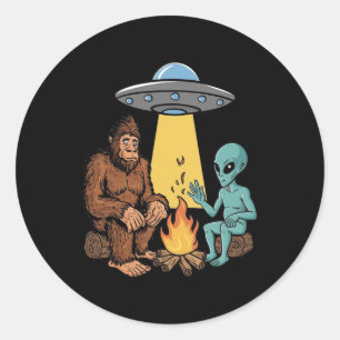 Bigfoot und Alien-Lagerfeuer für Wanderer Outdoor Runder Aufkleber
