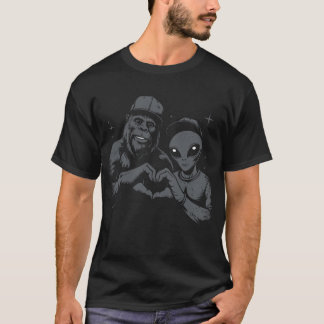 Bigfoot und Alien Liebe Hand Sign Funny Sasquatch  T-Shirt