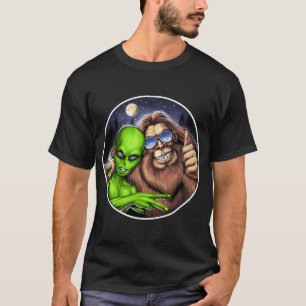 Bigfoot und Alien T-Shirt
