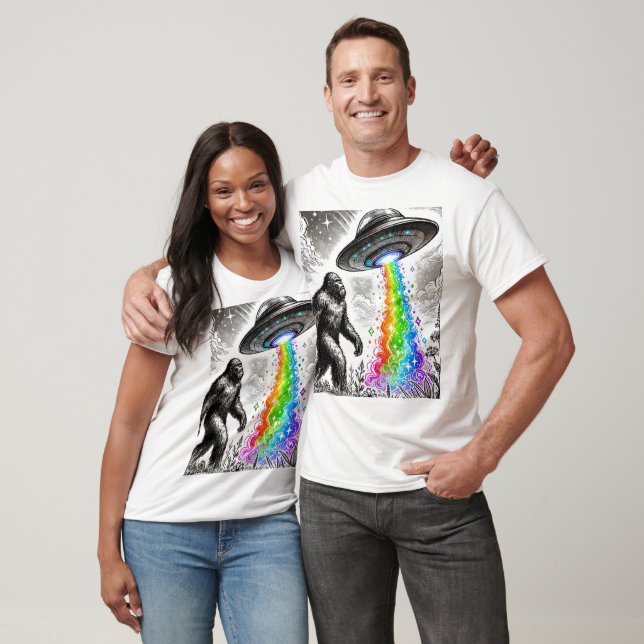 Bigfoot und das Rainbow UFO T-Shirt (Unisex)