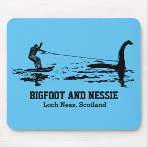 Bigfoot und Nessie Loch Ness Personalisiert Text Mousepad