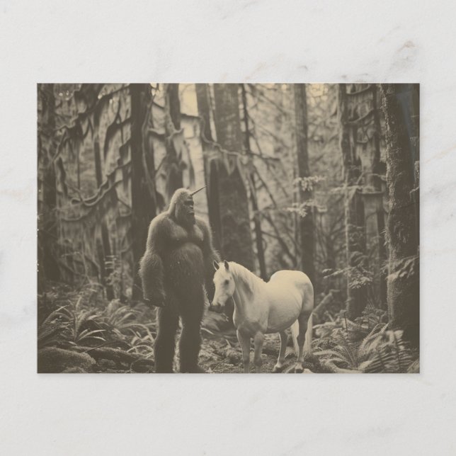 Bigfoot Unicorn und ein Pferd im Wald Postkarte (Vorderseite)