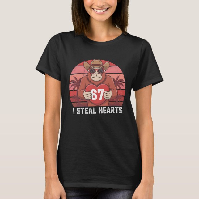 Bigfoot Valentine PNG Sublimation Design T-Shirt (Vorderseite)
