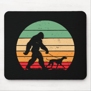 Bigfoot Walking Deutscher Kurzhaariger Vorstehhund Mousepad
