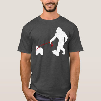 Bigfoot Walking mit Komondor Hund Funny Bigfoot T-Shirt