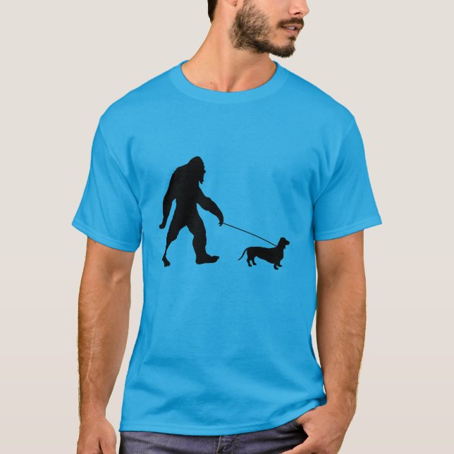 Bigfoot Walking seinen Hund T-Shirt (Vorderseite)