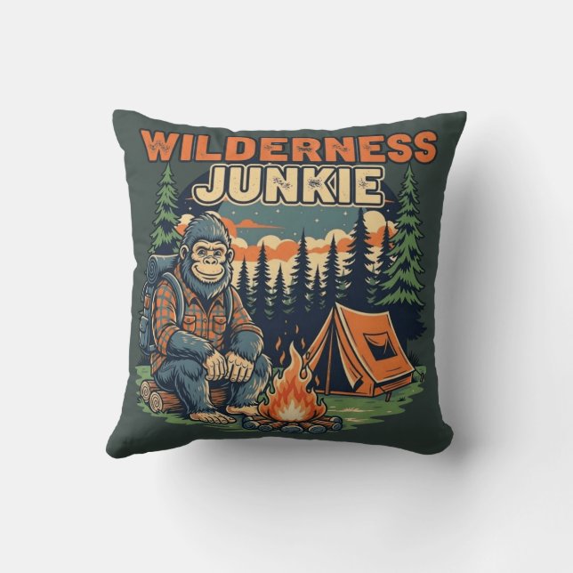 Bigfoot Wildness Junkie Retro-Design Kissen (Rückseite)