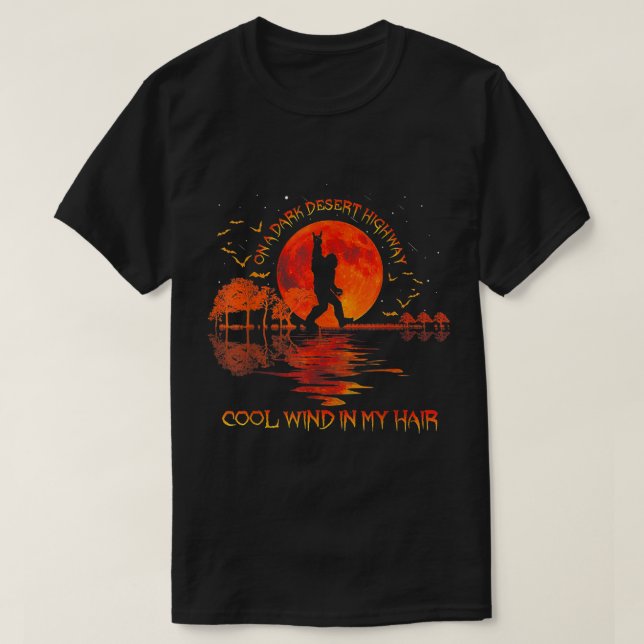 Bigfoot-Wüsten-Highway Retro-Mond-Silhouetten-Kuns T-Shirt (Design vorne)