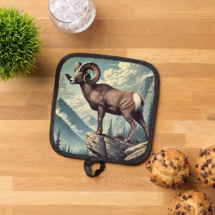 Bighorn Sheep auf einem Felsvorsprung Topflappen