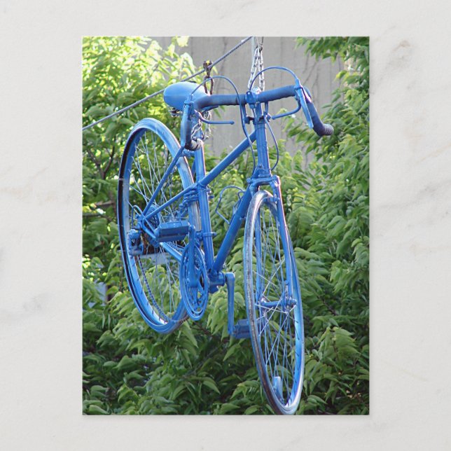 Bike Hanging über der Straße Postkarte (Vorderseite)