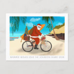 Bike Santa Tropical Island Sommerurlaub Feiertagspostkarte<br><div class="desc">Original Illustration von Santa Reiten ein Fahrrad auf einem tropischen Strand mit Surfbrett und Geschenke in Schlepptau. ©Becky Nimoy 2021Foto Option und Nachricht auf der Rückseite.</div>