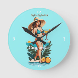 Bikini Babe Big Hat - Big Cocktail Thunder_Cove Runde Wanduhr