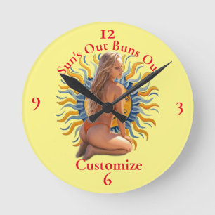 Bikini Beach Girl Thunder_Cove Runde Wanduhr
