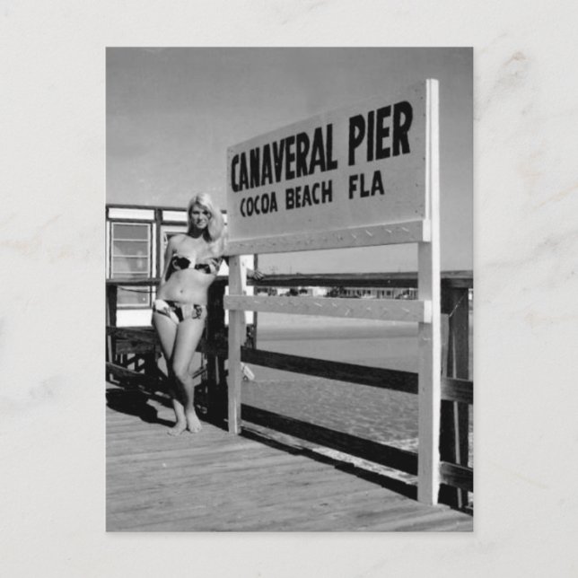 Bikini Mädchen in Canaveral Pier Cocoa Beach Flori Postkarte (Vorderseite)