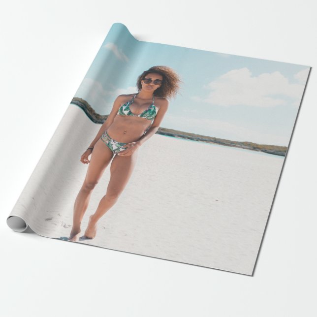 Bikini mit stehendem Sand Geschenkpapier (Ungerollt)