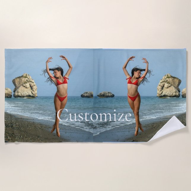 Bikini Modell tanzen Thunder_Cove Strandtuch (Vorderseite)