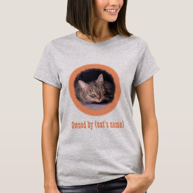 Bild und Name Ihrer Katze auf diesem T-Shirt (Vorderseite)