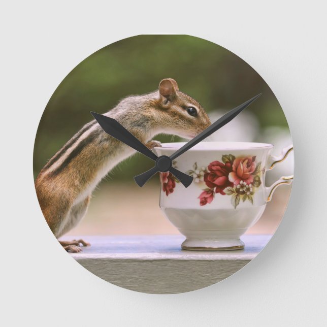 Bild von Chipmunk mit ChinaTeacup Runde Wanduhr (Vorderseite)