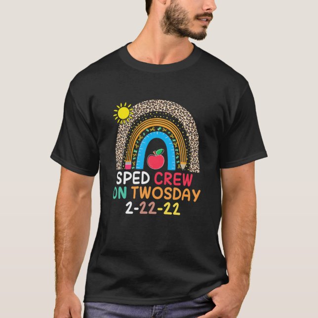 Bildung Lehrer SPED Crew Rainbow Twosda T-Shirt (Vorderseite)