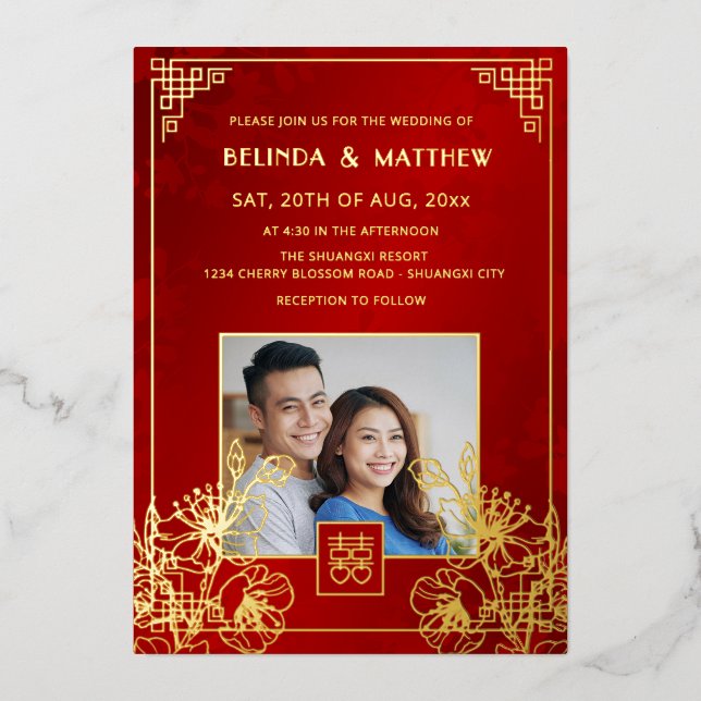 BILINGUAL Photo Red Gold Chinese Wedding Folieneinladung (Vorderseite)