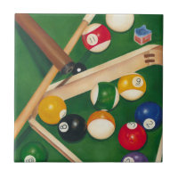 Billiardtisch mit Balls und Chalk