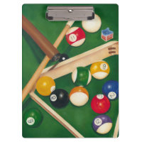 Billiardtisch mit Balls und Chalk