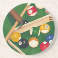 Billiardtisch mit Balls und Chalk