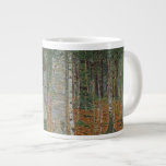 Birchwald von Gustav Klimt, Vintager Jugendstil Jumbo-Tasse<br><div class="desc">Der Birchwald (um 1903) von Gustav Klimt ist ein Vintages Viktorianisches Kunstlandschaftsbild der Ära, das eine Naturlandschaft beherbergt. Ein Wald mit Birken und Blätter in der Herbstsaison mit braunen Blätter verstreut auf dem Boden. Über den Künstler: Gustav Klimt (1862-1918) war ein österreichischer Symbolik-Maler und einer der prominentesten Mitglieder der Wiener...</div>