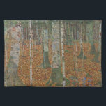 Birchwald von Gustav Klimt, Vintager Jugendstil Stofftischset<br><div class="desc">Der Birchwald (um 1903) von Gustav Klimt ist ein Vintages Viktorianisches Kunstlandschaftsbild der Ära, das eine Naturlandschaft beherbergt. Ein Wald mit Birken und Blätter in der Herbstsaison mit braunen Blätter verstreut auf dem Boden. Über den Künstler: Gustav Klimt (1862-1918) war ein österreichischer Symbolik-Maler und einer der prominentesten Mitglieder der Wiener...</div>