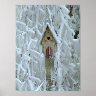 Birdhouse in eisverkrustetem Baum Poster