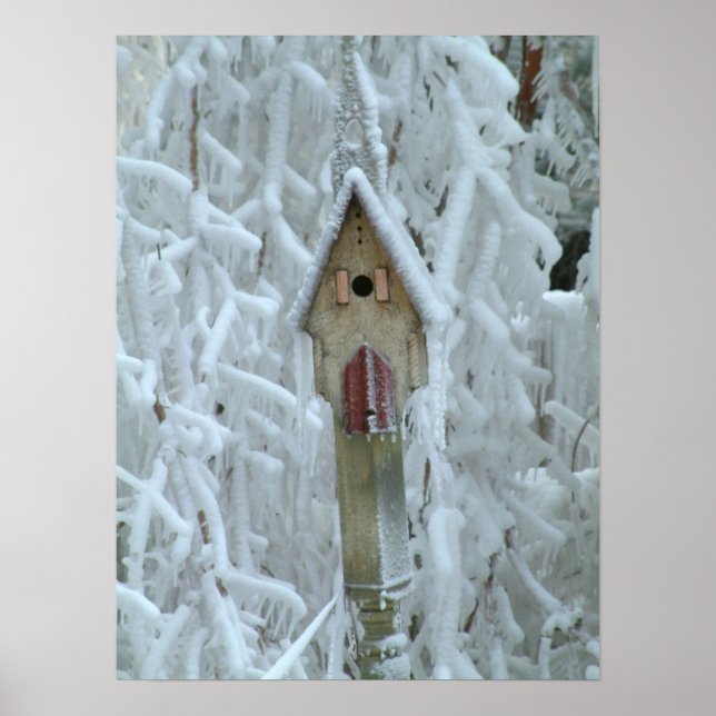 Birdhouse in eisverkrustetem Baum Poster (Vorne)