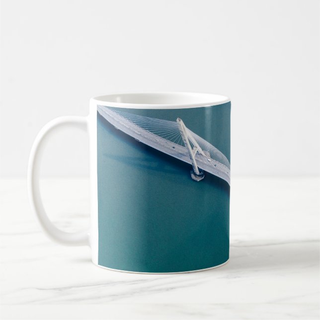BIRDS EYANSICHT AUF DIE BRÜCKE KAFFEETASSE (Links)